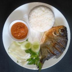 Nasi Bawal Sambel Pecel