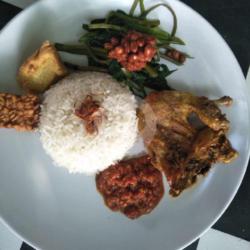 Ayam Goreng Plecing