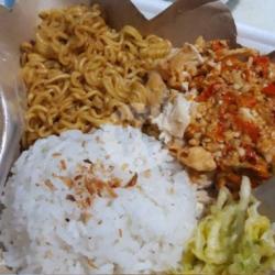 Mie Ayam Geprek Nasi Esteh