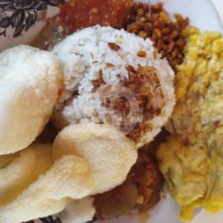 Nasi Uduk Betawi   Telor Dadar   Jengkol Sambal