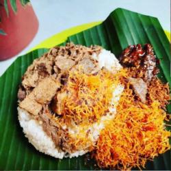 Nasi Krawu Campur Daging Dan Jerohan Khas Gresik