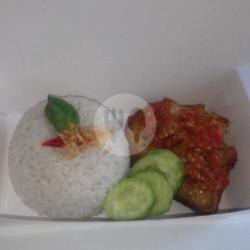 Nasi Uduk Ayam Penyet