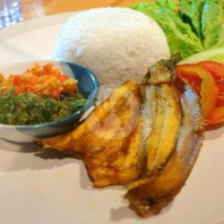 Ikan Gabus Asin Goreng Sambel Ijo/merah Nasi