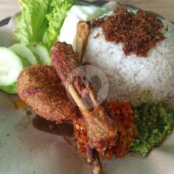 Nasi   Bebek Goreng Serundeng