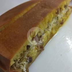 Martabak. Keju Wijen Kismis Susu