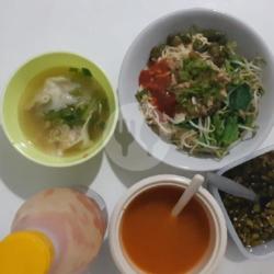 Mie Ayam Manis Pangsit