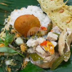 Nasi Urap Urap Bali Telor