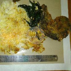 Ikan Mujaer  Nasi Padang(mujair Goreng Daging0,5cm) Sayur Nangka   Singkong   Bumbu Sambal. Jika Tidak Pakai Sayur / Sambal Catat Note Makanan