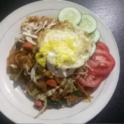 Kwe Tiow Goreng Telor