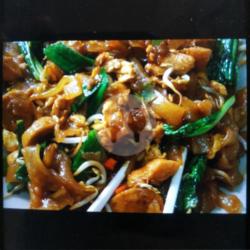 Kwetiaw Goreng Sosis Baso