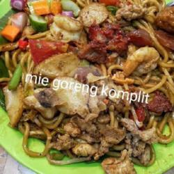 Mie Goreng Komplit, Ayam   Ati Ampela   Sosis   Bakso  Ikan Teri