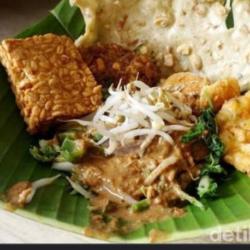 Nasi Pecel   Telor Dadar   Tahu Tempe   Air Mineral