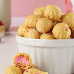 Kue Soes Kering Strawberry