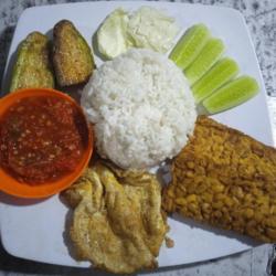 Lalapan Tempe Tahu Telor   Nasi