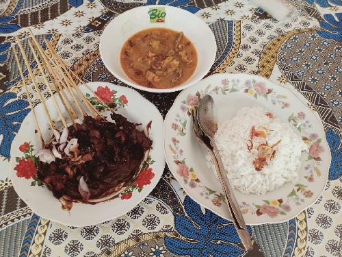 Sate Dan Gule Pak Amir