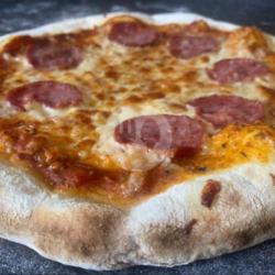 Salami Pizza Tungku L