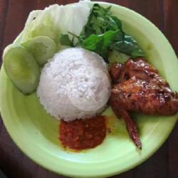 Sayap Bakar, Nasi