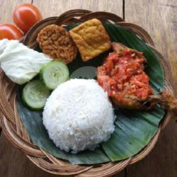 Ayam Penyet   Nasi   Sambal Merah