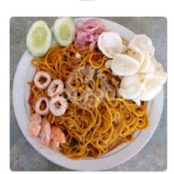 Mie Aceh Tumis Udang Cumi