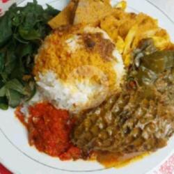 Nasi Gulai Babat Komplit   Pergedel   Esteh Manis