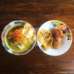 Lontong Medan (paket Ayam Goreng Bumbu, Perkedel, Bakwan)