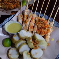 Sate Taichan Lontong