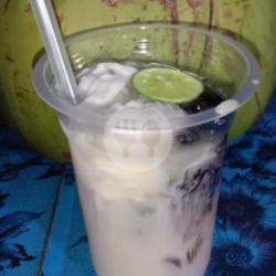 Es Kelapa Muda Cincau Susu