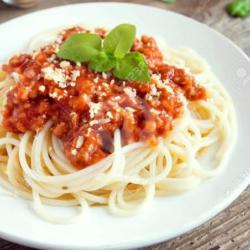 Spaghetti With Cheese Bolognese