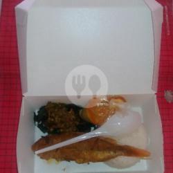 Nasi   Ikan   Sayur   Kuah   Sambal Dlm Box