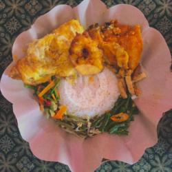 Nasi Ayam Pedas Telur Goreng