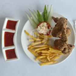 Paket 2 Chicken Wings   French Fries