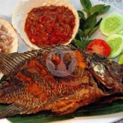 Mujaer Bumbu Hitam   Nasi