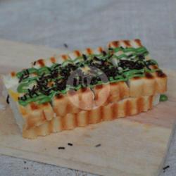 Roti Bakar Glaze Greentea Meses