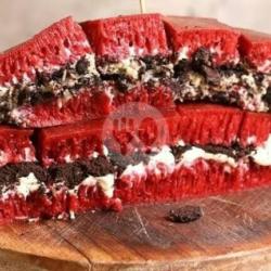 Red Velvet Keju Kismis Coklat Susu - Besar