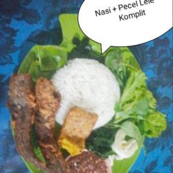 Nasi   Pecel Lele Komplit