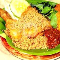 Pecel Ayam Kremes Paha