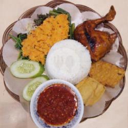 Lengkap2 Urap, Nasi, Ayam Bakar, Urap, Tahu Tempe, Sambal