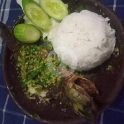 Nasi  Lele Penyet  Cabe Ijo  Lalapan