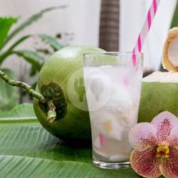 Kelapa Muda Utuh Sirup Strawberry   Jeruk Nipis