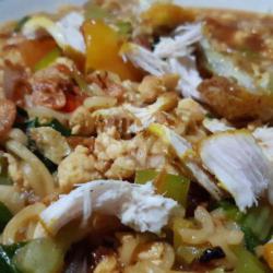 Mie Tek Tek Komplet, Telor, Sayur, Bawang Goreng Enak Dan Bikin Ketagihan