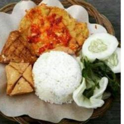 Nasi Telor Tahu Tempe