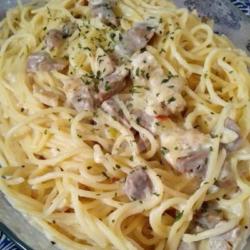 Spaghetti Chicken Carbonara With Mozzarella Cheese