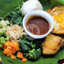 Nasi Pecel Komplit Ayam Dan Telur