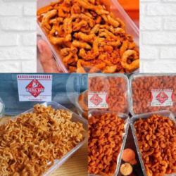 Usus Ayam Crispy Toples   Makaroni Kering Toples   Mie Kremes Toples