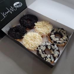 Donat Susu Choco Meses Almond Cheddar 1/2 Lusin