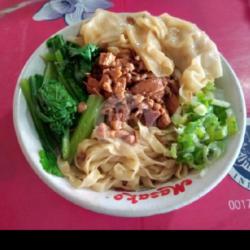 Mie Lebar (pangsit)