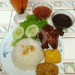 Ayam Bakar Dada   Nasi   Tahu Dan Tempe