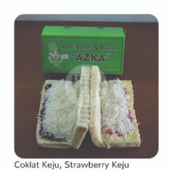 Roti Kasino 1/2 Coklat Keju Susu - 1/2 Strawberry Keju Susu