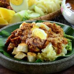 Karedok Nasi   Telur Rebus