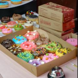 1 Lusin Donat Madu